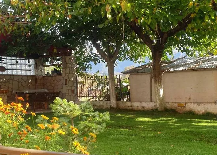 Morus Дом отдыха Калаврита