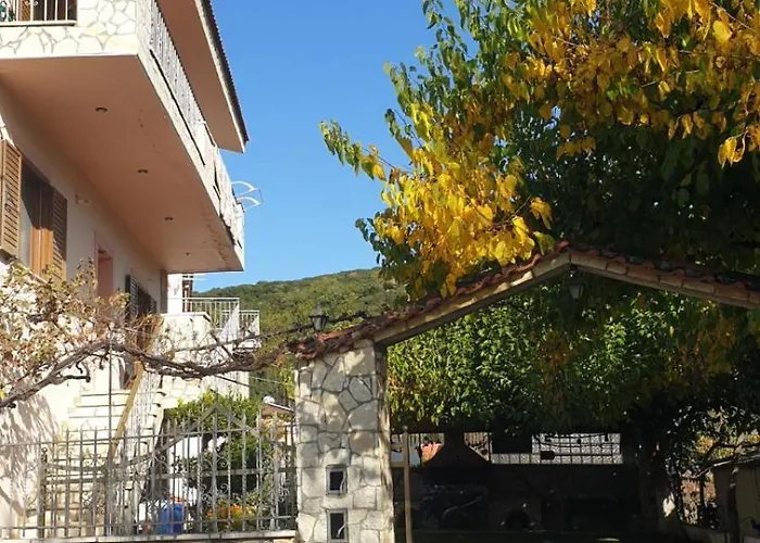 Дом отдыха Morus Калаврита